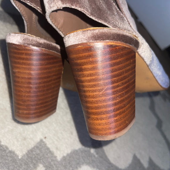 Steve Madden velvet heels - Picture 3 of 5